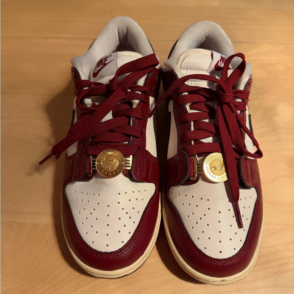 Nike Dunks size 8
